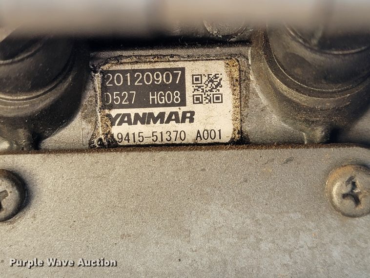 image for item JE9990 2013 Kenworth T700  semi truck