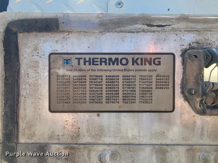 image for item JE9990 2013 Kenworth T700  semi truck