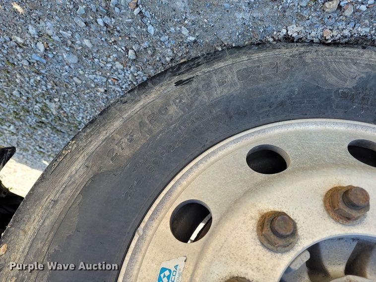 image for item JE9990 2013 Kenworth T700  semi truck