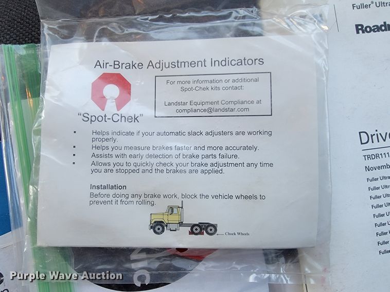 image for item JE9990 2013 Kenworth T700  semi truck