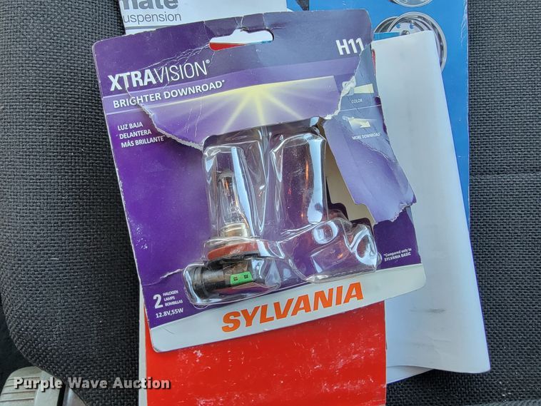 image for item JE9990 2013 Kenworth T700  semi truck