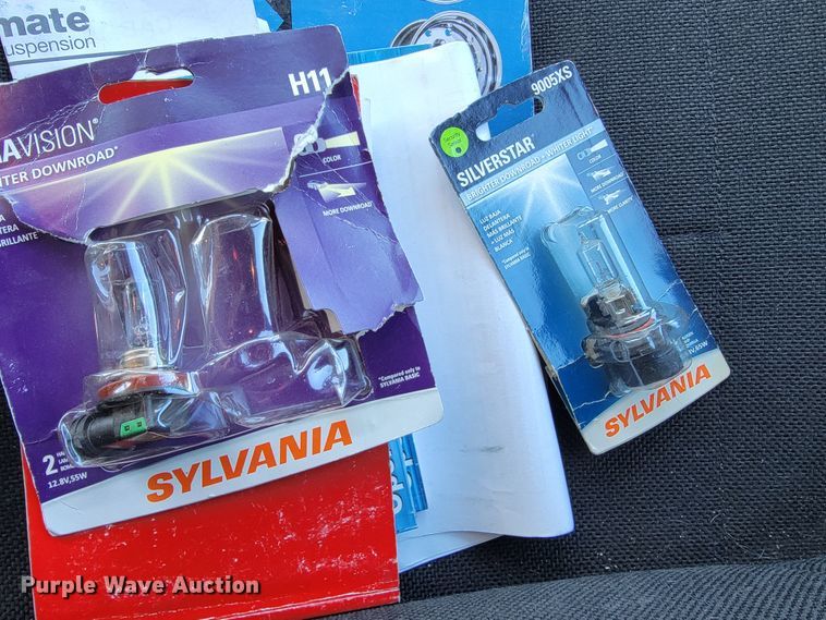 image for item JE9990 2013 Kenworth T700  semi truck