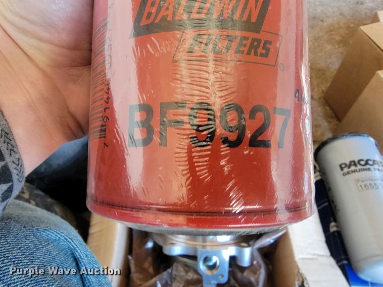 image for item JE9990 2013 Kenworth T700  semi truck