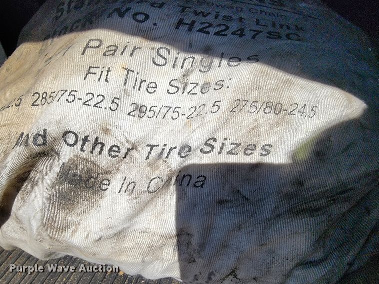 image for item JE9990 2013 Kenworth T700  semi truck