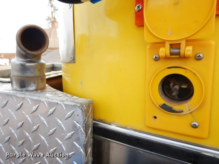 image for item JJ9702 1989 Emergency One Hush Cyclone  pumper fire truck