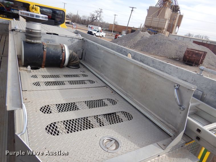 image for item JJ9702 1989 Emergency One Hush Cyclone  pumper fire truck