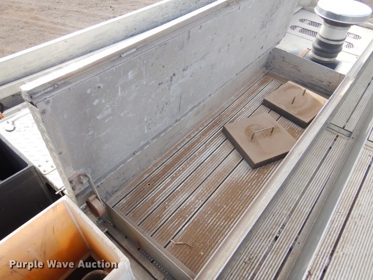 image for item JJ9702 1989 Emergency One Hush Cyclone  pumper fire truck