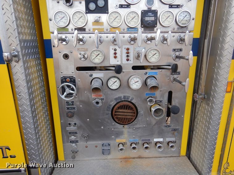 image for item JJ9702 1989 Emergency One Hush Cyclone  pumper fire truck