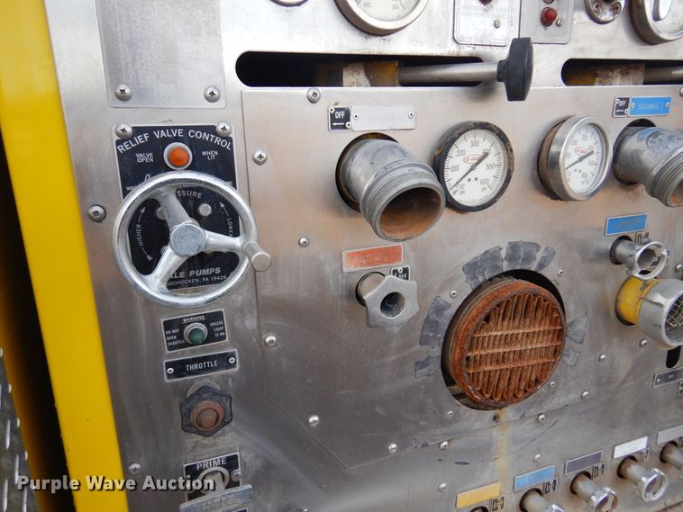 image for item JJ9702 1989 Emergency One Hush Cyclone  pumper fire truck