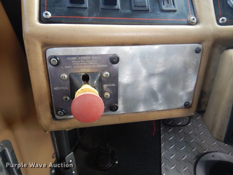 image for item JJ9702 1989 Emergency One Hush Cyclone  pumper fire truck