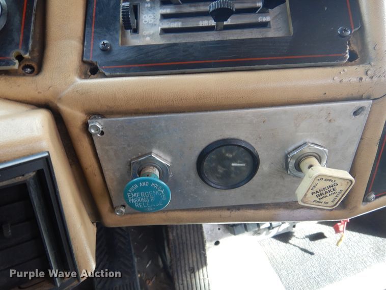 image for item JJ9702 1989 Emergency One Hush Cyclone  pumper fire truck