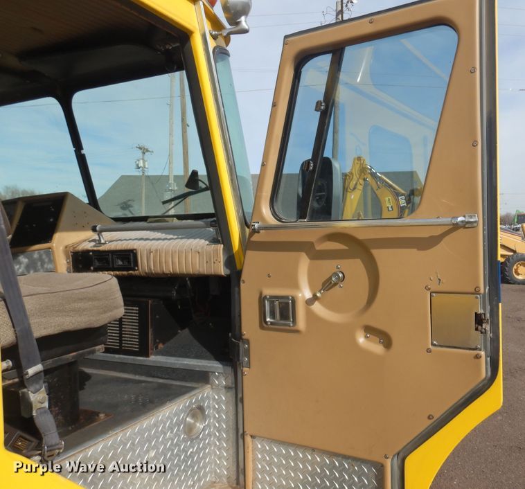 image for item JJ9702 1989 Emergency One Hush Cyclone  pumper fire truck