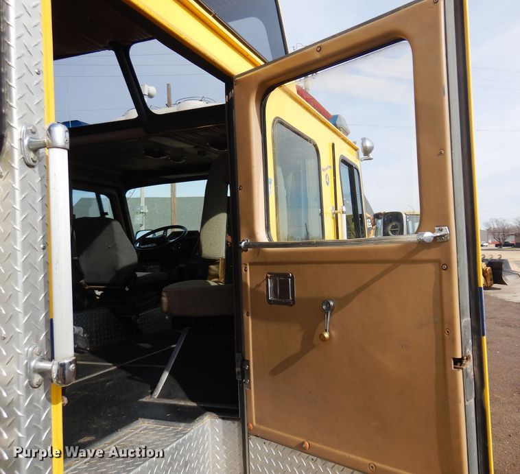 image for item JJ9702 1989 Emergency One Hush Cyclone  pumper fire truck