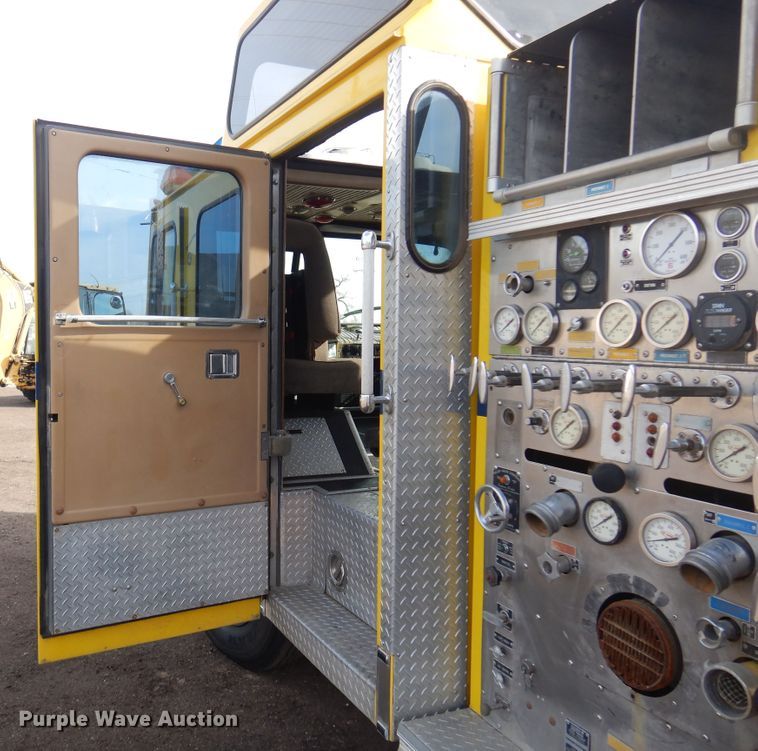 image for item JJ9702 1989 Emergency One Hush Cyclone  pumper fire truck