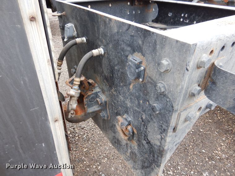 image for item JK9490 2002 Volvo VN Series  truck cab and chassis