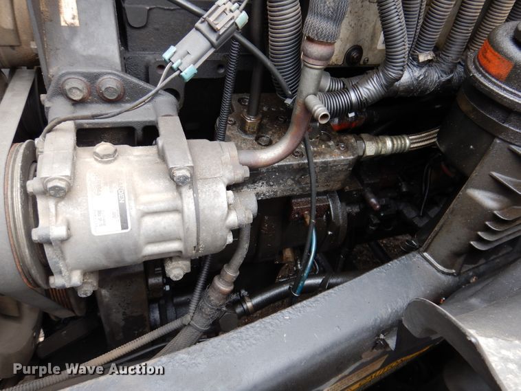 image for item JK9490 2002 Volvo VN Series  truck cab and chassis