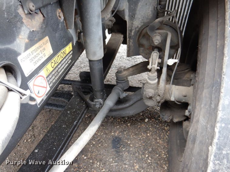 image for item JK9490 2002 Volvo VN Series  truck cab and chassis