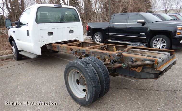image for item JK9497 2003 Ford F550 Super Duty XL  truck cab and chassis