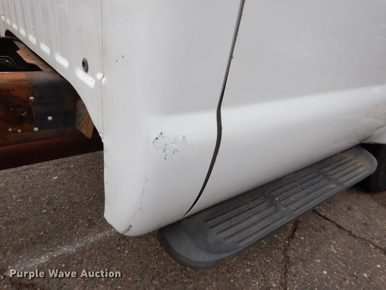 image for item JK9497 2003 Ford F550 Super Duty XL  truck cab and chassis