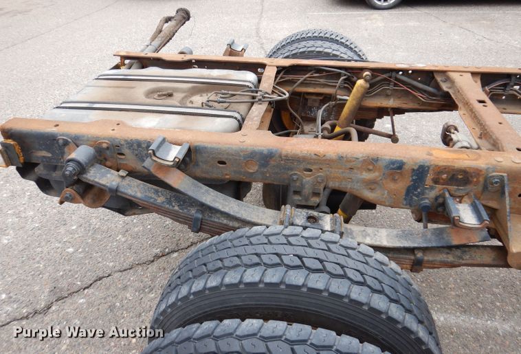 image for item JK9497 2003 Ford F550 Super Duty XL  truck cab and chassis