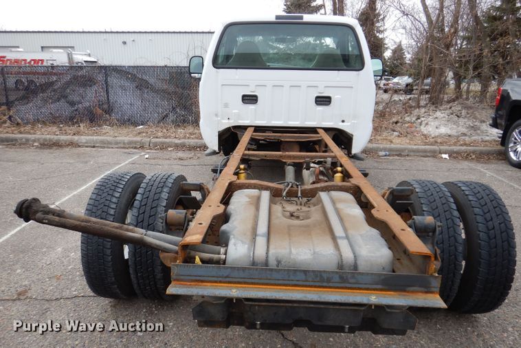 image for item JK9497 2003 Ford F550 Super Duty XL  truck cab and chassis