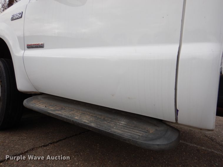 image for item JK9497 2003 Ford F550 Super Duty XL  truck cab and chassis