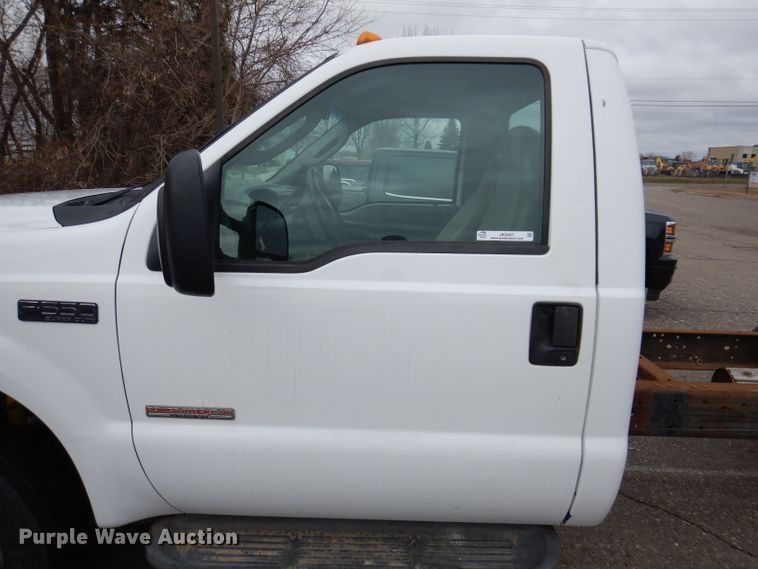 image for item JK9497 2003 Ford F550 Super Duty XL  truck cab and chassis