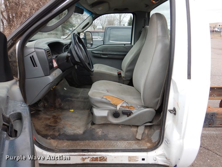 image for item JK9497 2003 Ford F550 Super Duty XL  truck cab and chassis