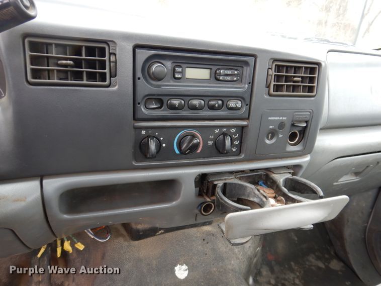 image for item JK9497 2003 Ford F550 Super Duty XL  truck cab and chassis