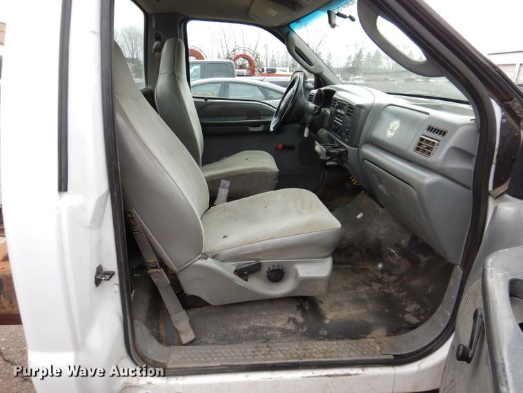 image for item JK9497 2003 Ford F550 Super Duty XL  truck cab and chassis