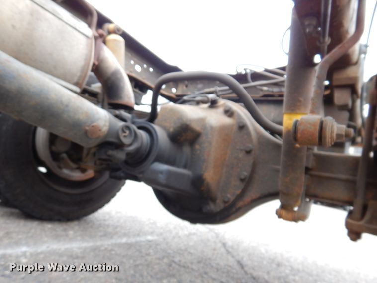 image for item JK9497 2003 Ford F550 Super Duty XL  truck cab and chassis