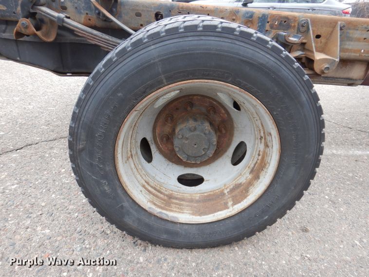 image for item JK9497 2003 Ford F550 Super Duty XL  truck cab and chassis