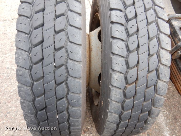 image for item JK9497 2003 Ford F550 Super Duty XL  truck cab and chassis