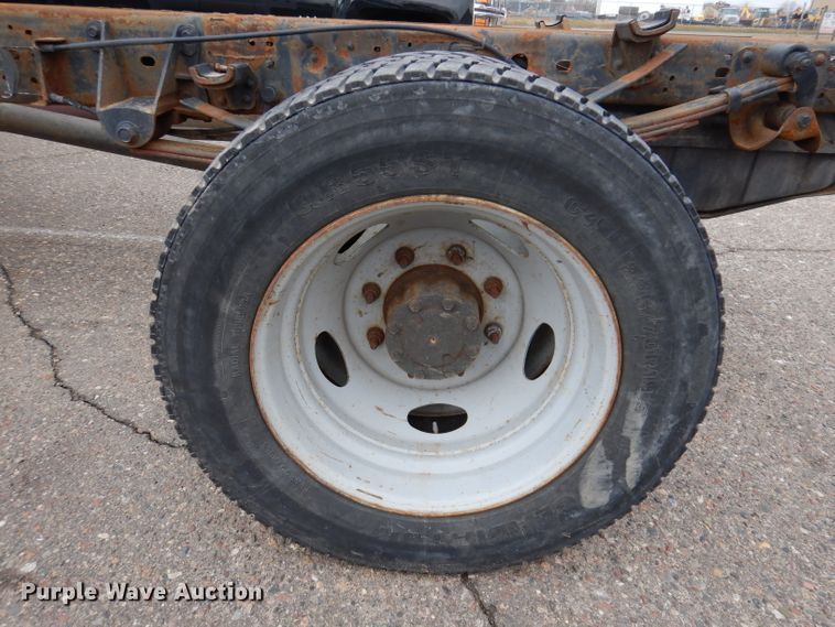 image for item JK9497 2003 Ford F550 Super Duty XL  truck cab and chassis