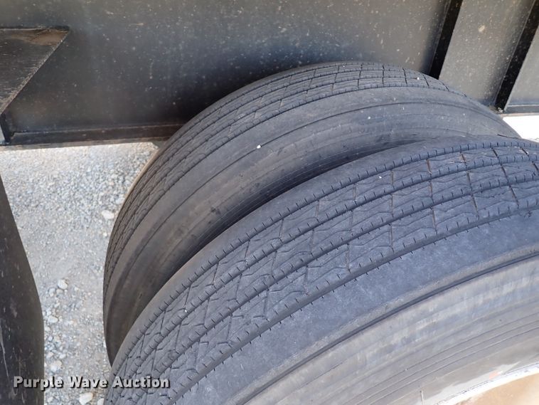 image for item JO9606 2003 Transcraft Eagle  flatbed trailer