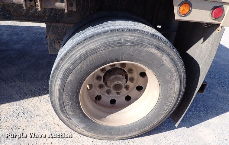 image for item JO9607 2008 Utility Trailers  flatbed trailer