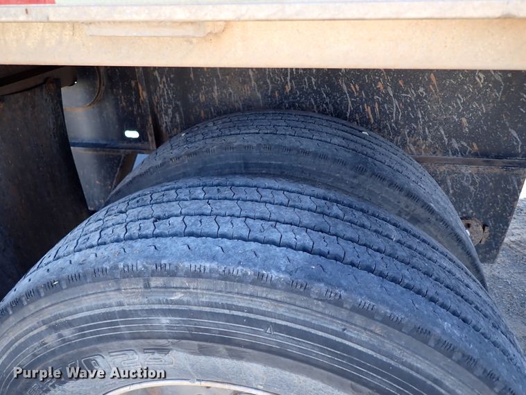 image for item JO9607 2008 Utility Trailers  flatbed trailer