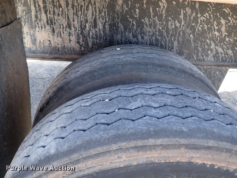 image for item JO9607 2008 Utility Trailers  flatbed trailer