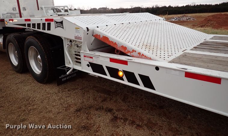 image for item JO9632 2005 Landoll  drop deck equipment trailer