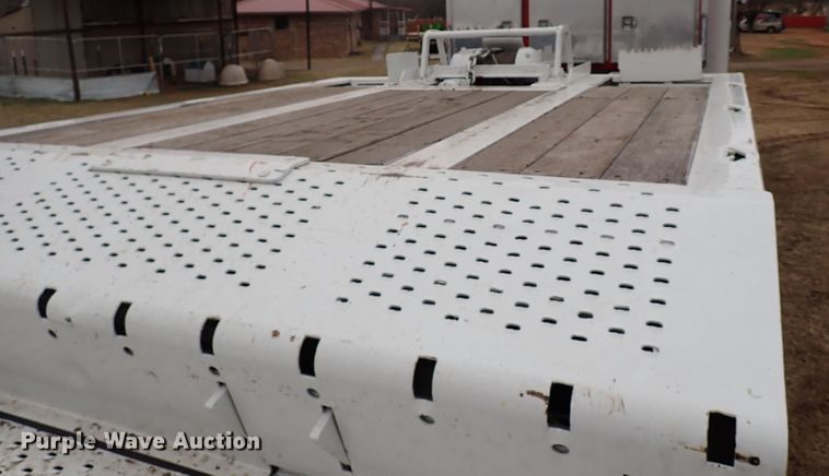 image for item JO9632 2005 Landoll  drop deck equipment trailer