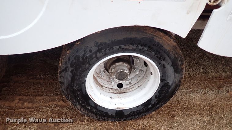 image for item JO9632 2005 Landoll  drop deck equipment trailer