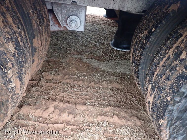 image for item JO9632 2005 Landoll  drop deck equipment trailer