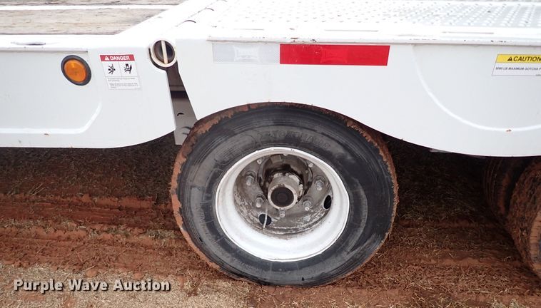 image for item JO9632 2005 Landoll  drop deck equipment trailer