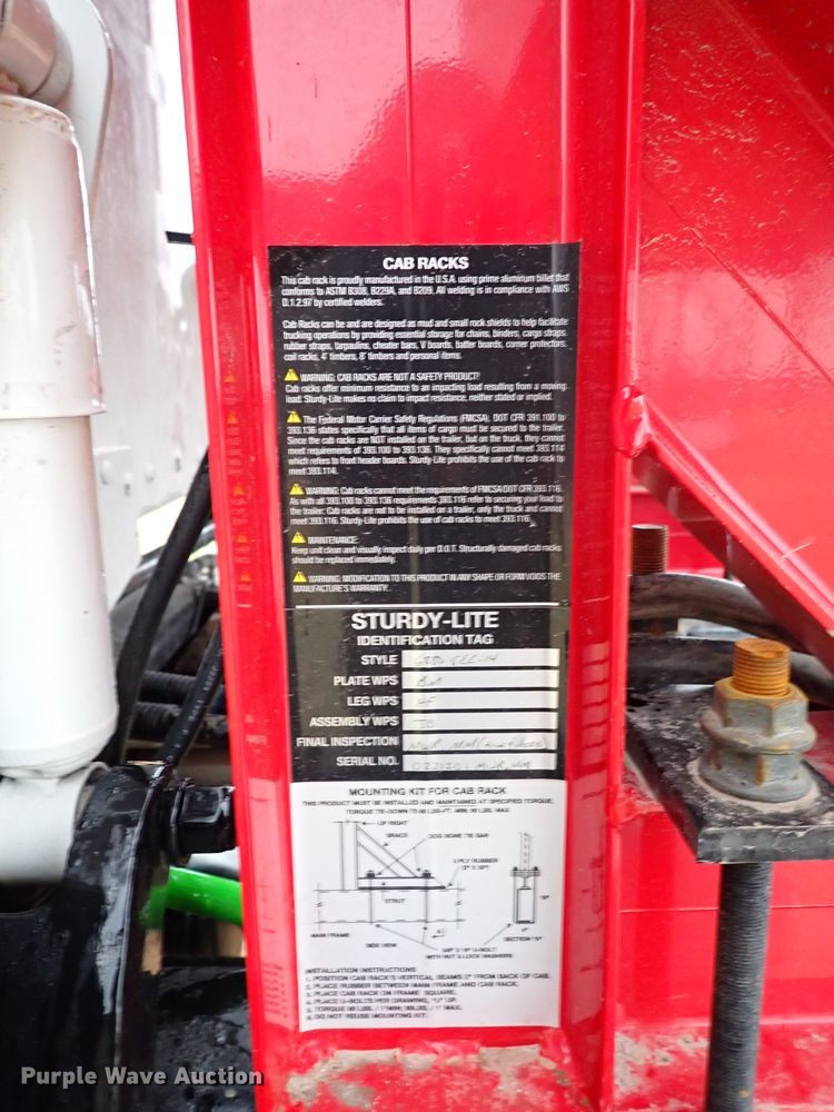 image for item JO9633 2015 Peterbilt 388  semi truck