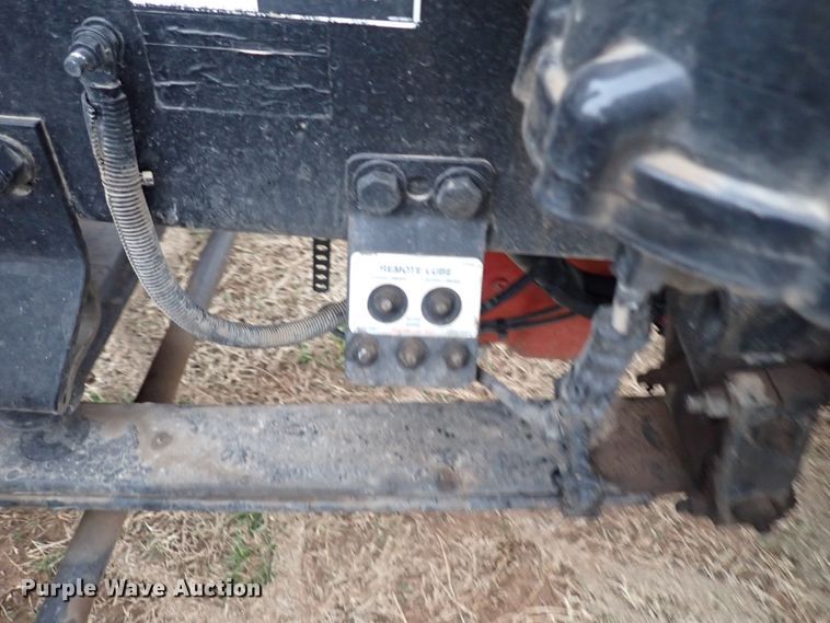 image for item JO9633 2015 Peterbilt 388  semi truck