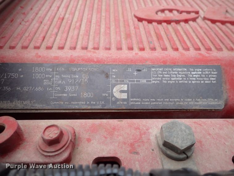 image for item JO9633 2015 Peterbilt 388  semi truck