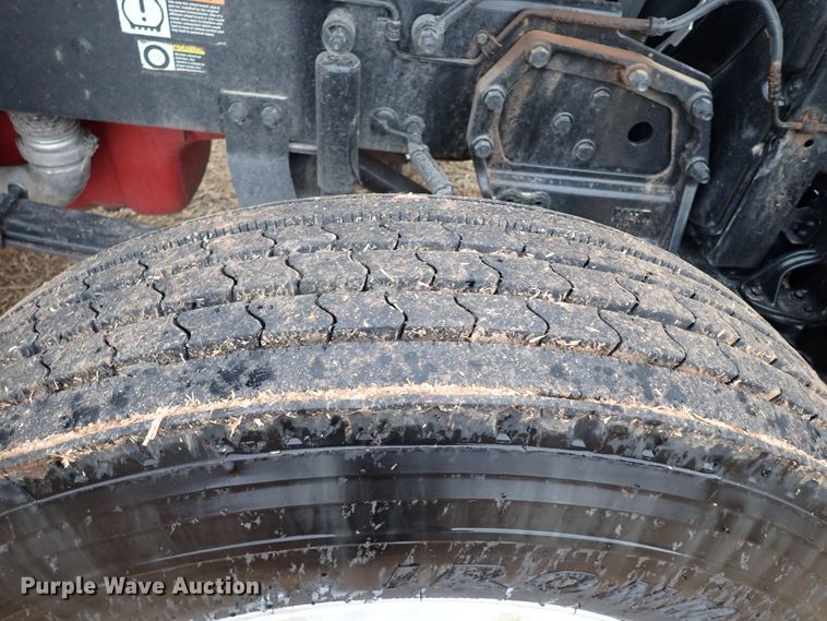 image for item JO9633 2015 Peterbilt 388  semi truck