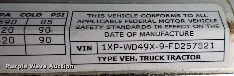 image for item JO9633 2015 Peterbilt 388  semi truck