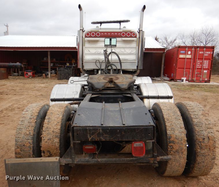 image for item JS9613 2005 Western Star 4900  semi truck