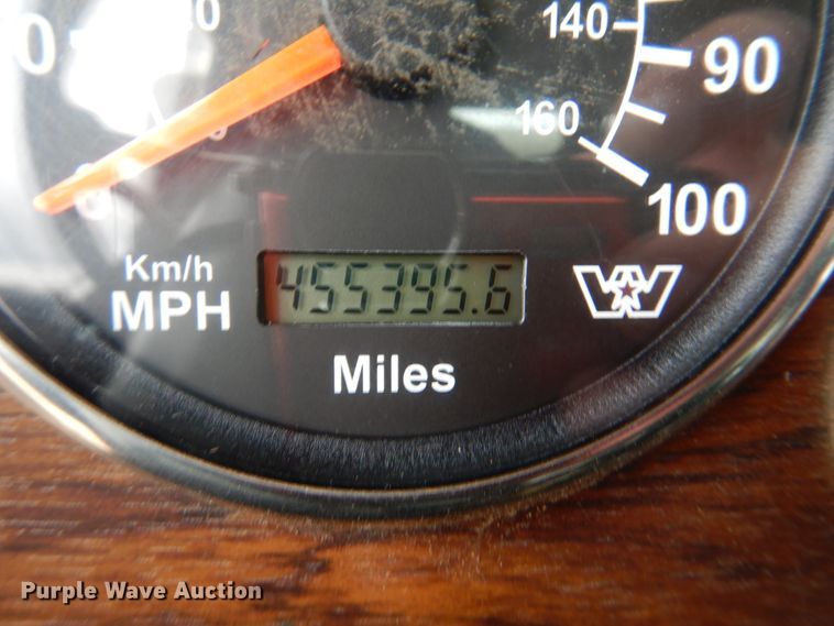 image for item JS9613 2005 Western Star 4900  semi truck